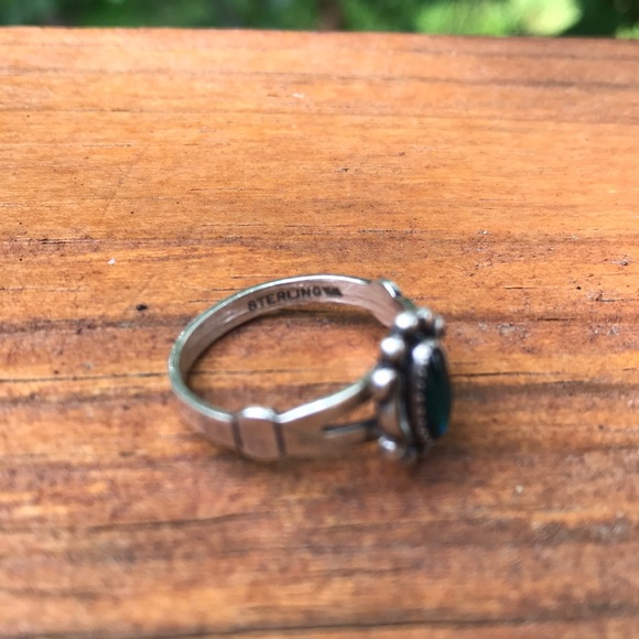 🌻 3/25 🌻 Vintage Faux Opal Ring Size 5.75 - Picture 4 of 4